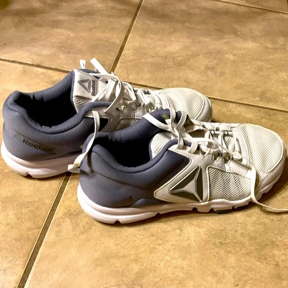 Reebok | Shoes | Reebok Womens Sneakers Withlike New Worn  display picture 3